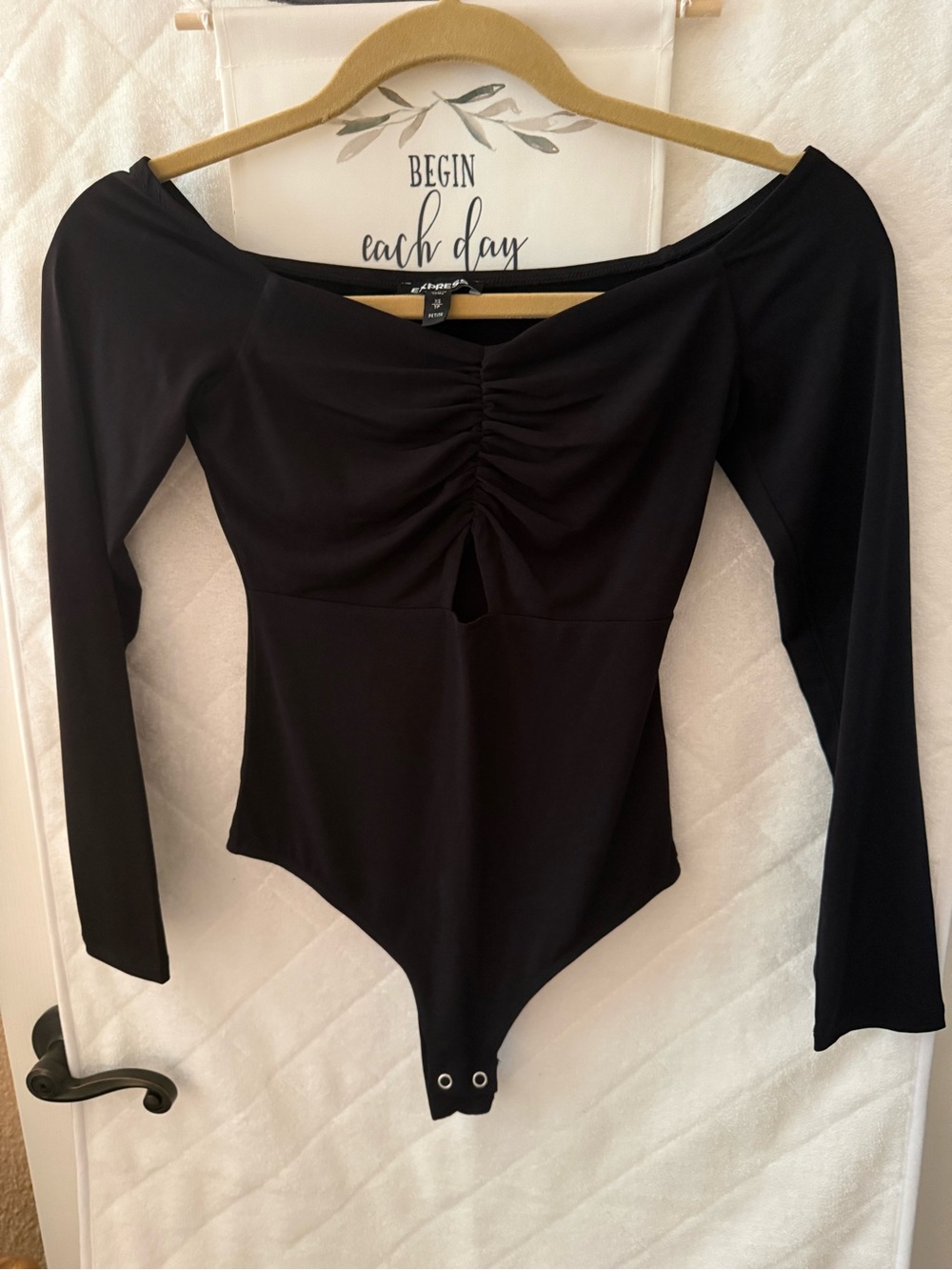 Express Black Long-Sleeve Ruched Keyhole Bodysuit